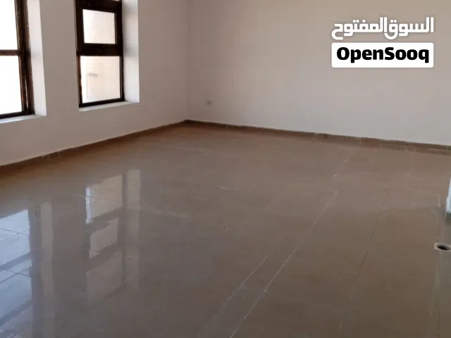 يوجد مكتب 74 م كتب غير مقسم يوجد فيها حمام ايجار سنوي على دفعات