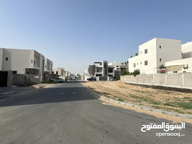 أراضي للبيع في الزاهية – كورنر ومميز موقع ذهبي قرب المسجد وخلف الرئيسي، جاهزة للبناء