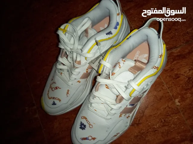 Multicolor Sport Shoes in Amman