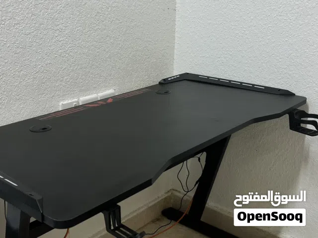 طاوله كاربون فايبر للبيع فقط 25 ريال