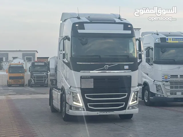 Tractor Unit Volvo 2016 in Al Batinah