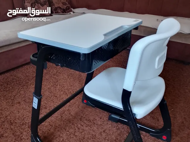 طاولة مكتب حديد مع جرار وكرسي بلكرتونه لسا