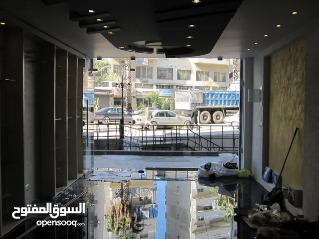 محل للايجار على الاوتوستراد مقابل صيدا مول
