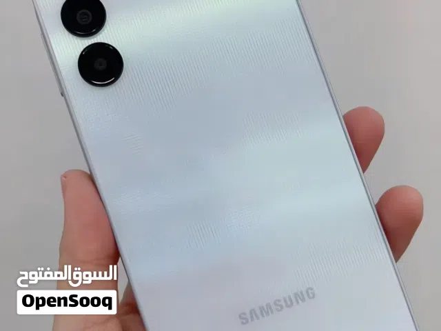 سامسونج 256 5 جي مستخدم 3 اسابيع للبيع فقط م أرغب بالبدل