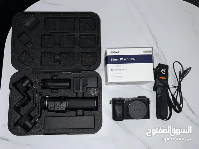 Sony Alpha a6300 mirrorless camera with lens in excellent working condition