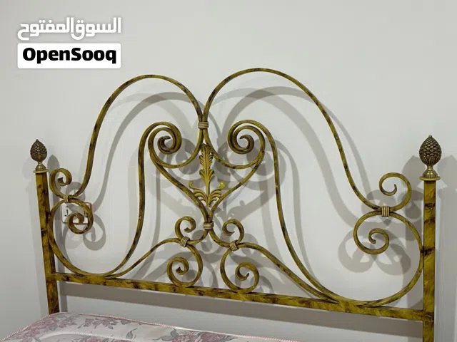 سرير نفر ونص مع الدوشك Small Double bed with bed