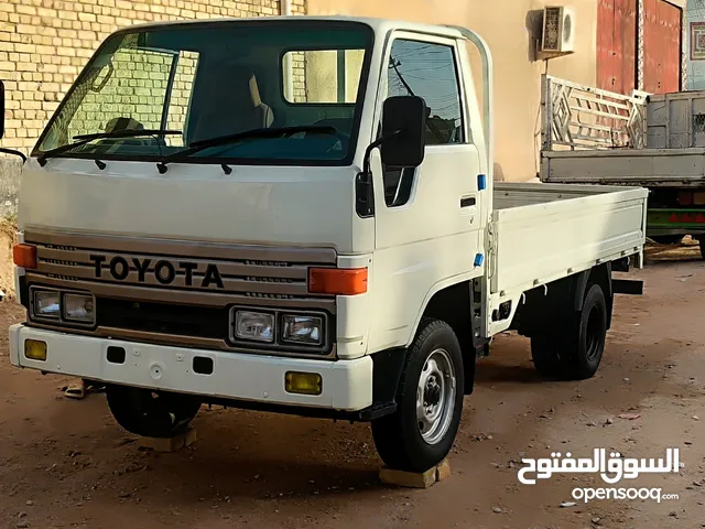 السلام عليكم دانيه مديل الفين سياره جاهزه ومكفوله من ضربه فقط رشات صبغ