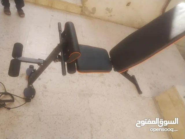 بنش متحرك لتمرين الاثقال بالبار ار الدامبلز والاوزان