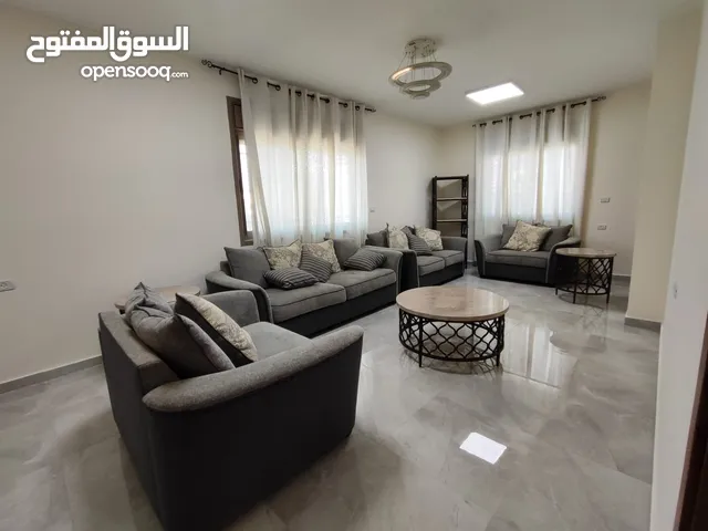 فرصة سكنية استثنائية – روف فاخر للبيع في بيتونيا