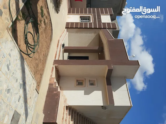 200 m2 3 Bedrooms Villa for Rent in Tripoli Tajura