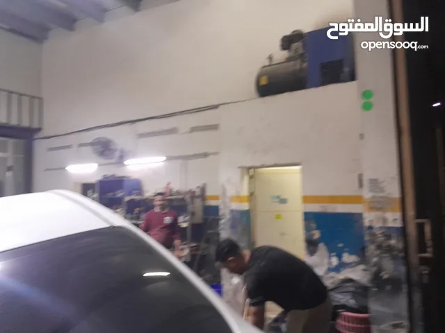جراج سيارات للبيع او المشاركة لعدم التفرغ بعجمان منطقة الجرف 1 مقابل السوق الصيني شركة اعمال
