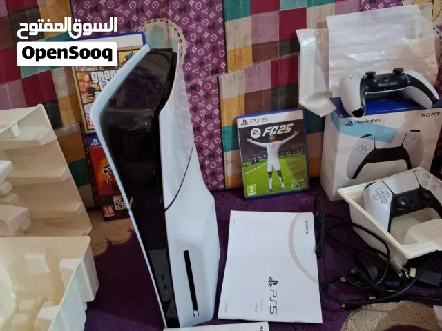 للبيع بلايستيشن 5 إصدار أوروبي نظيف جداً بلايستيشن 5 للبيع استخدام خفيف مع ملحقات كاملة عرض مميز