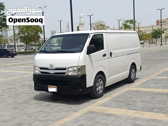 TOYOTA HIACE CARGO