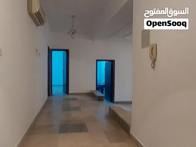 شقه خدميه زناته ع الرئيسي قرب مسجد انتيقه تنفع عيادة أسنان او اي نشاط تجاري