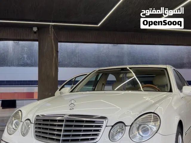 2005 مرسيدس بنز الفئة-E E 200