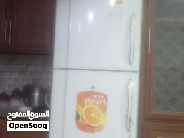 ثلاجة فدرال بحالة الوكاله شوف الصورة