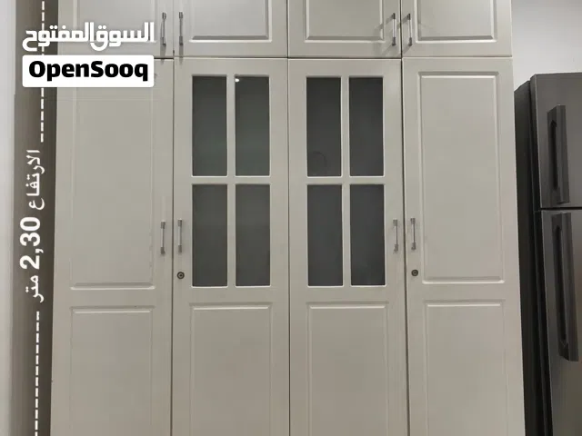 خزانة بيضاء