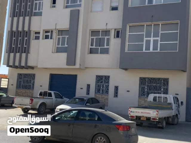 مبني تجاري مدرسه او مكاتب او مشفي يصلح اي شي