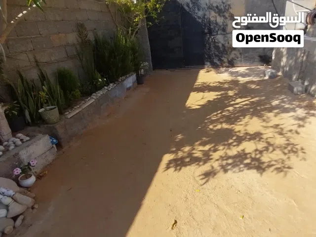 ارض ومنازل