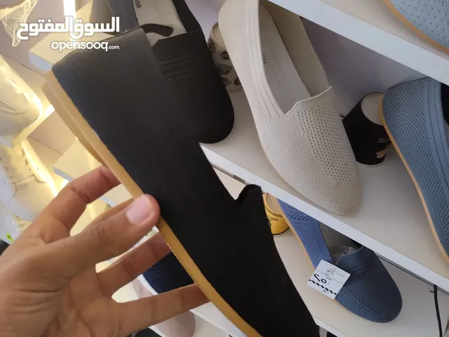 جزم حريمي مريحة