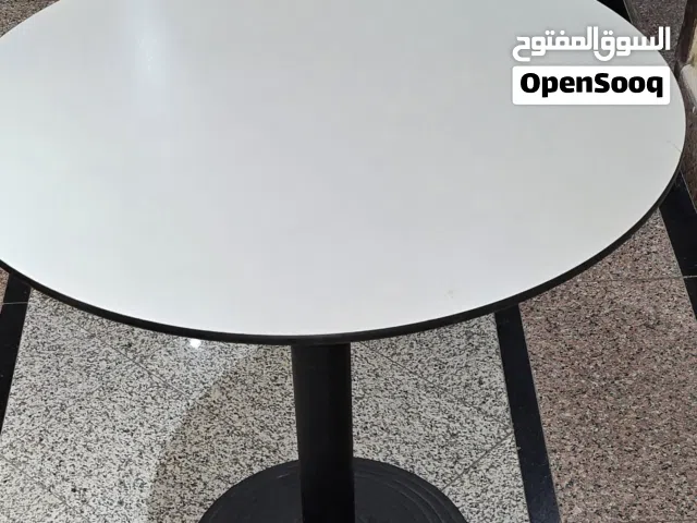 فرصة للكافيهات والمطاعم طاولات Pedrali الايطالية كراسي حديد