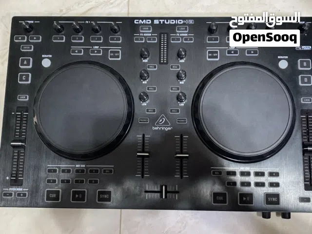 مكسر دي جيه شركة (behringer)