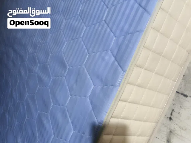 فرشه زنبركيه مجوزة بحاله ممتازه جدا استعمال خفيف قياس 200*180*27