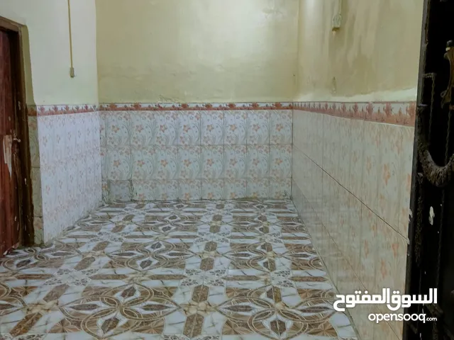 70 m2 2 Bedrooms Townhouse for Rent in Basra Jubaileh