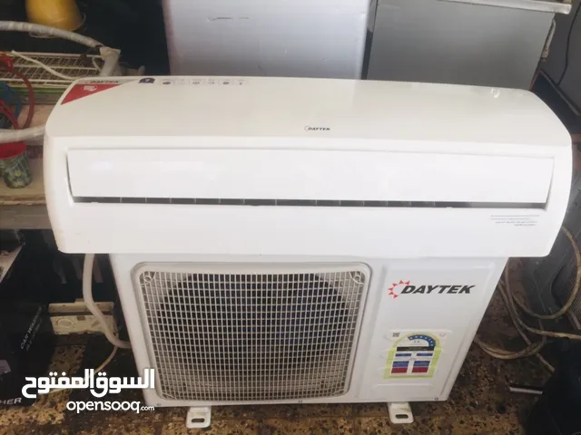 Daytek 1.5 ton split ac new gas R410 good working