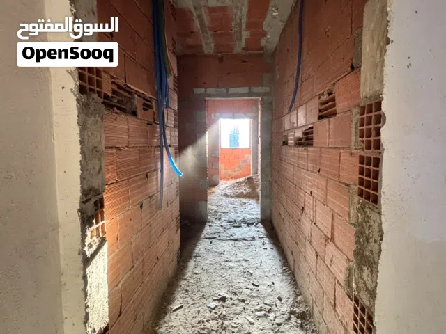 شقة الدور التالت في شارع الخلاطات