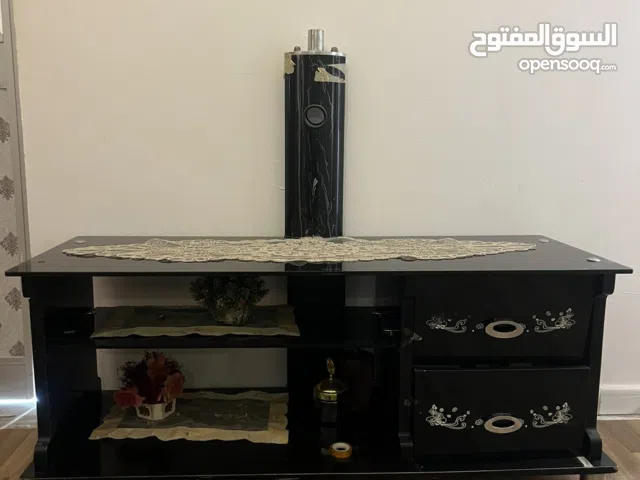 طاولة شاشة تلفزيون