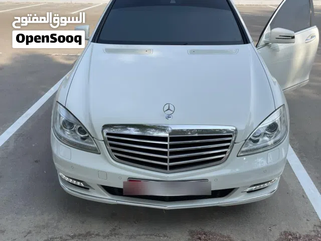 Mercedes S300 – 2012 Model-low Mileage نظيفة جداً وكأنها وكاله.