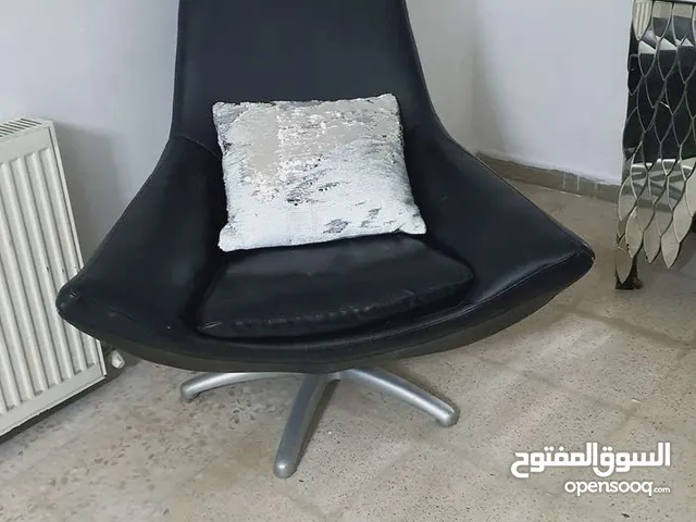 قطع اثاث للبيع بحاله ممتازه