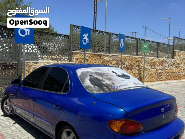 1999 هيونداي افانتي Standard