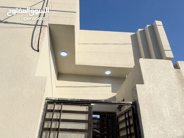 100 m2 3 Bedrooms Townhouse for Sale in Basra Al-Jazzera