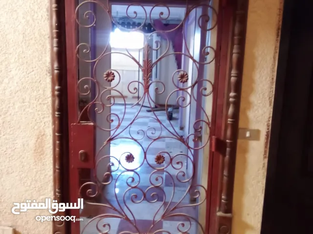 شقة للبيع خلف شئون البيئة ام زغيو أمام مدرسة نجيب الكيلاني تجريبي