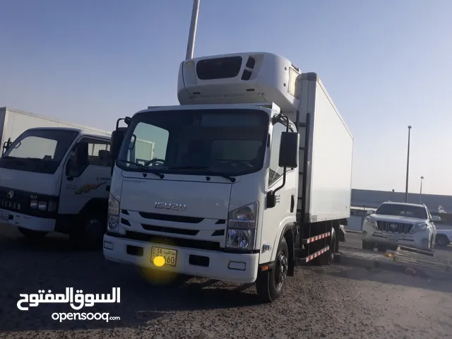 شاحنه ونصف شاحنه عادي و مبرد للإيجار يومي مع السائق...