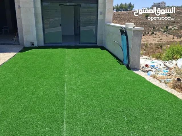 مخازن للإيجار بمساحة 320 متر مربع  4 ابواب بارتفاع 6 متر ويمكن اضافة سدة لكل مخزن  - بيرزيت