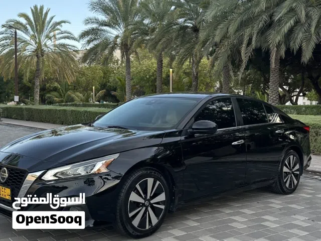 2022 نيسان التيما SV