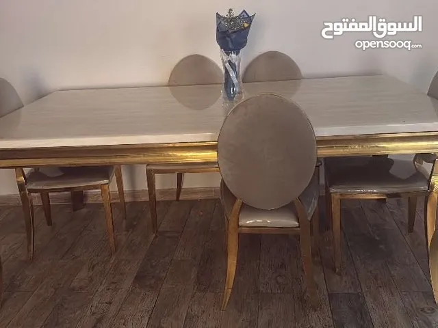 طاولة طعام فخمة تتسع لـ6 أشخاص – استخدام بسيط جدًا وسعر مغري
