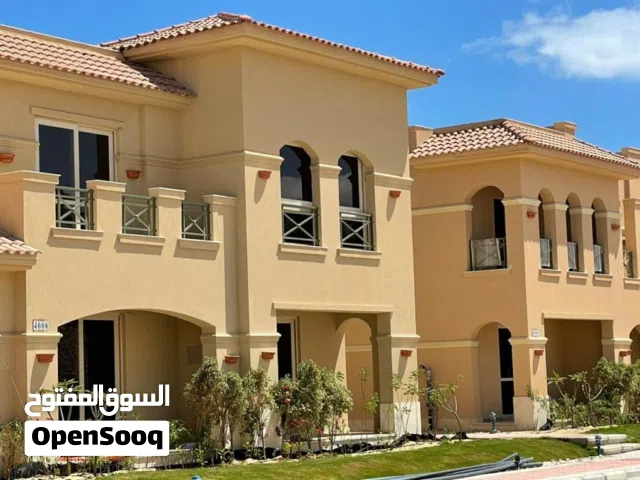 فلل متشطبه استلام فوري علي محوارين رئيسين بينك وبين الجامعه الامريكيه 7 دقائق مع اكبر مطور في مصر