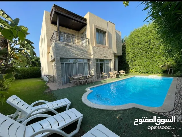 فيلا فندقيه بمسبح خاص للإيجار اليومي او الشهري بالشيخ زايد