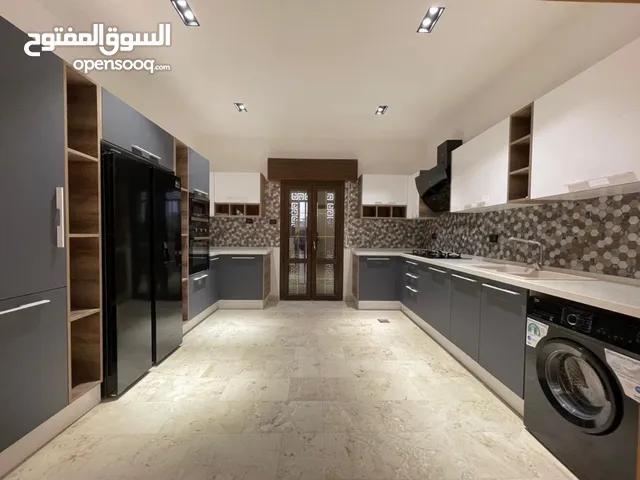 800 m2 More than 6 bedrooms Villa for Rent in Tripoli Zanatah