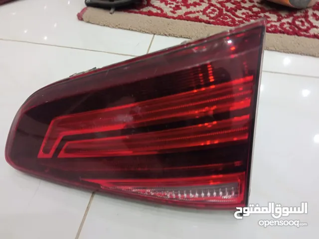 ضوء خلفي شمال يمين وعاكسه يمين