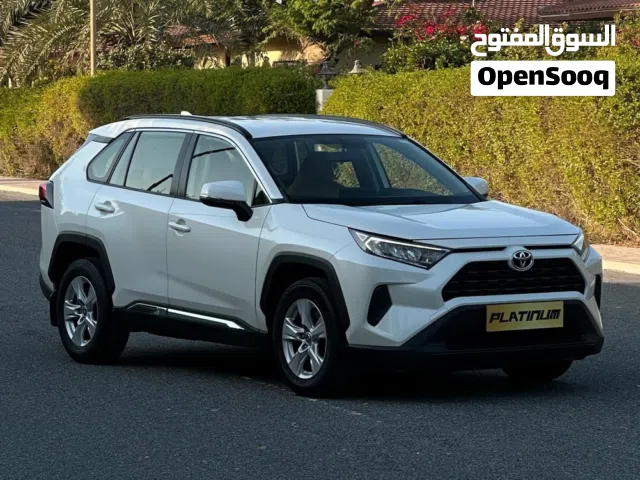 للبيع تويوتا رافور مودي2021سيرفيس الوكاله اول مالك من الوكاله  السياره شرط الفحص  For sale Ravour