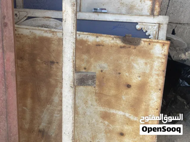 أبواب حديد وخشب