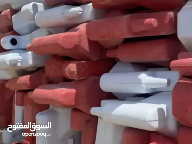 حواجز بلاستك شبه جديد استعمال اقل من شهر