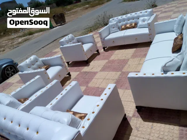 تنجيد جميع اطقم الكنب المنزلي بجودة عالية