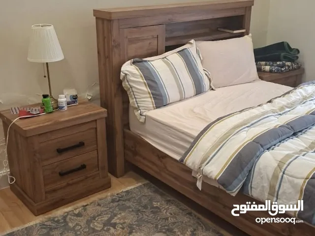 اثاث غرفة نوم ممتاز بحالة جيدة إذا تبغي تعرف السعر تواصل معاي