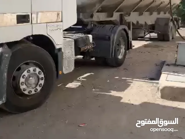 مطلوب للايجار راس تريلا وسائق